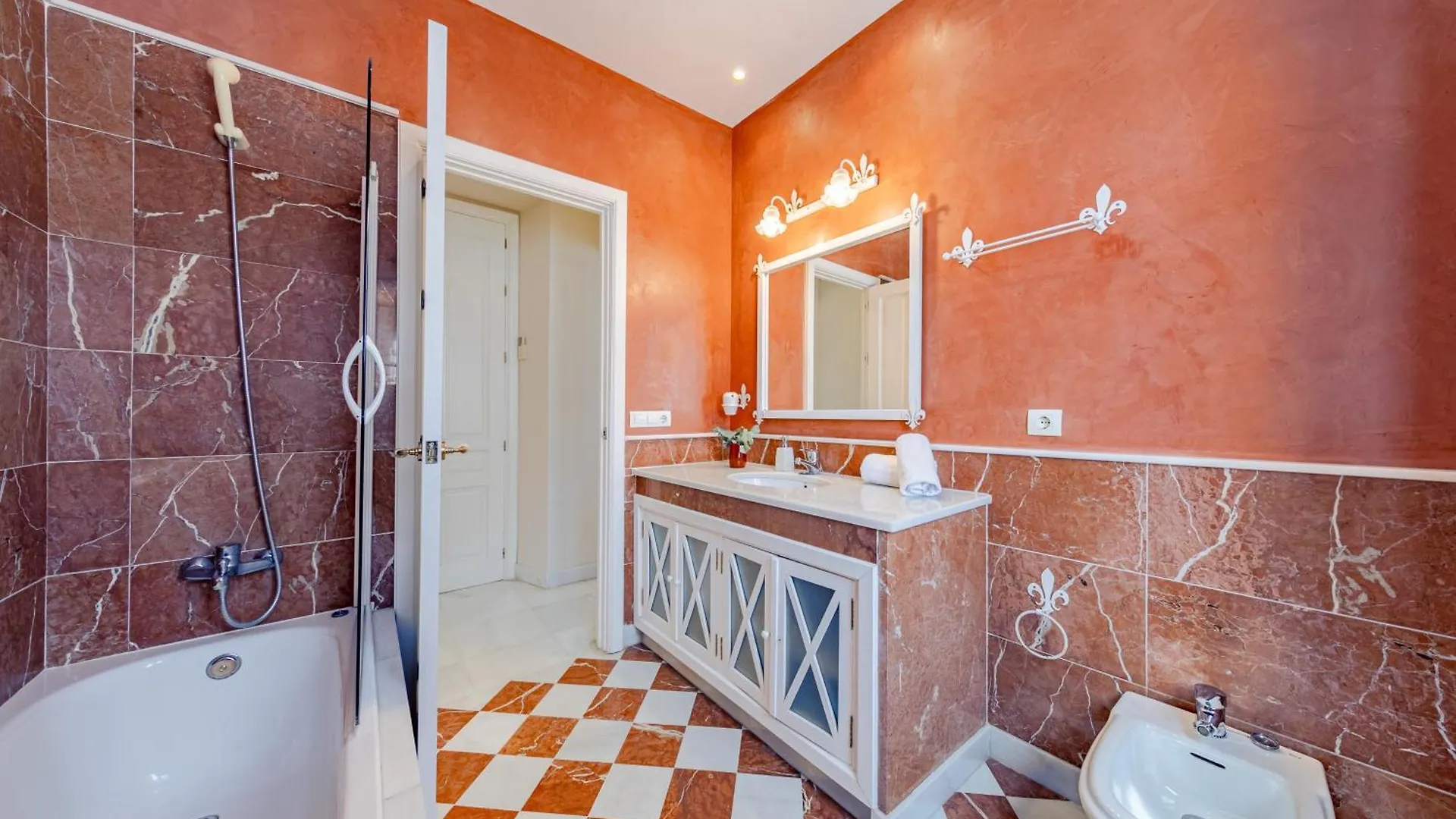 Isg Apartments Casa Levies Luxury House Downtown Seville 0*,
