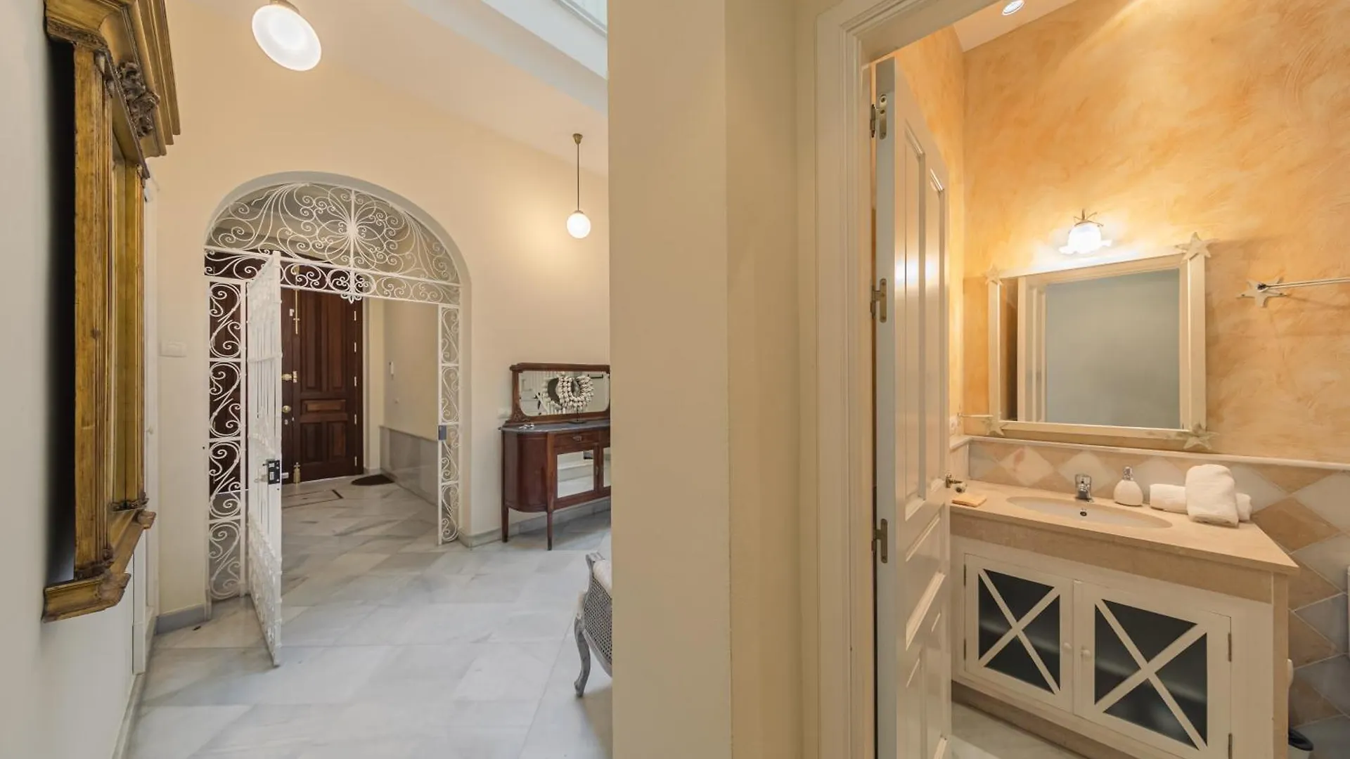 Isg Apartments Casa Levies Luxury House Downtown Seville 0*,  Spain