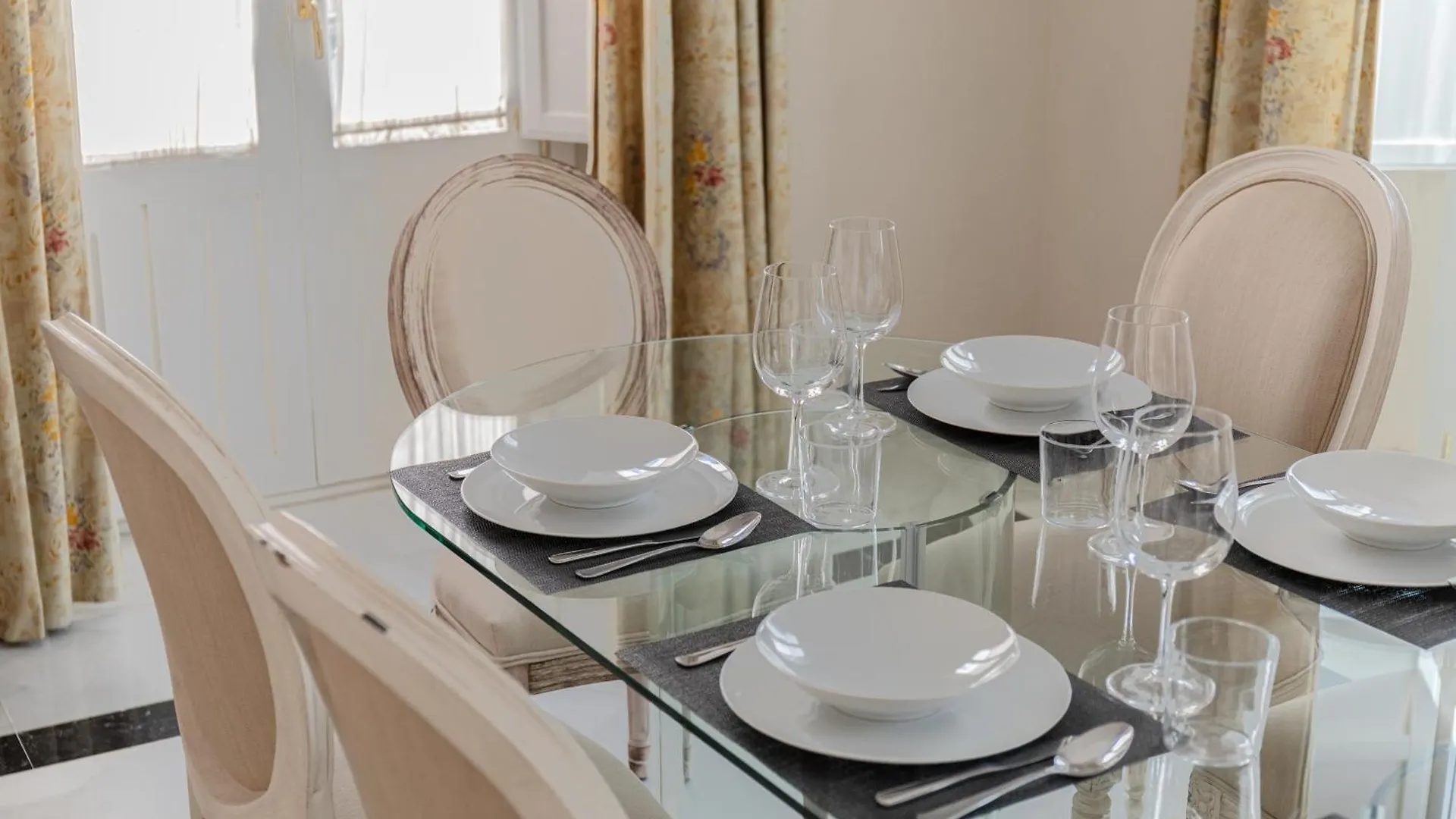 Isg Apartments Casa Levies Luxury House Downtown Seville Spain