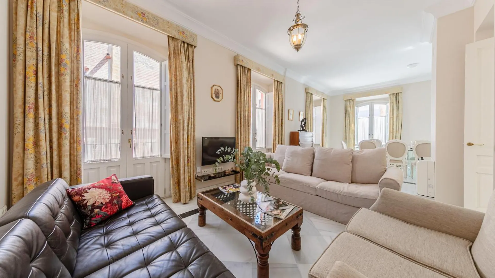 Isg Apartments Casa Levies Luxury House Downtown Sewilla