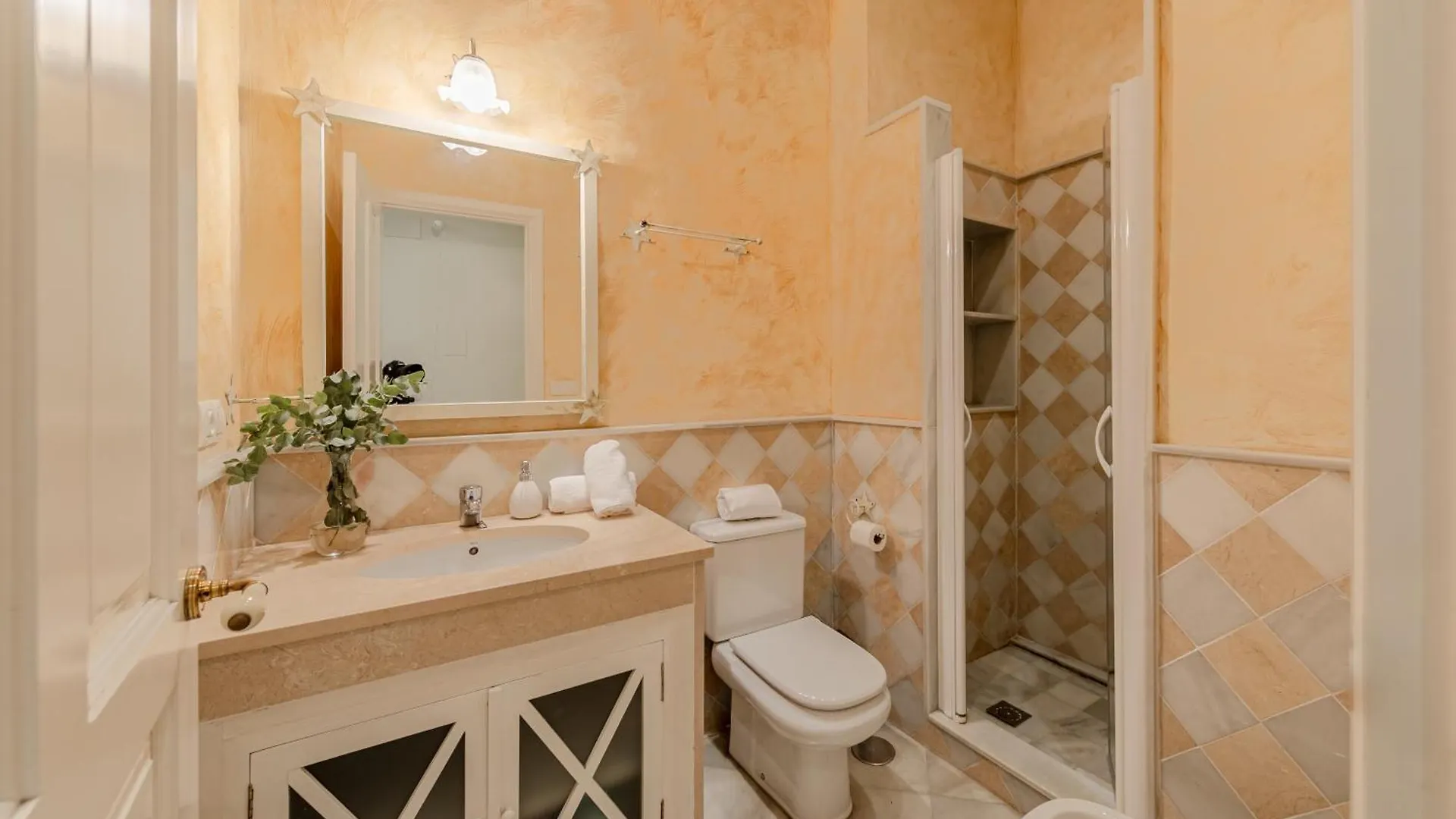 Isg Apartments Casa Levies Luxury House Downtown Seville