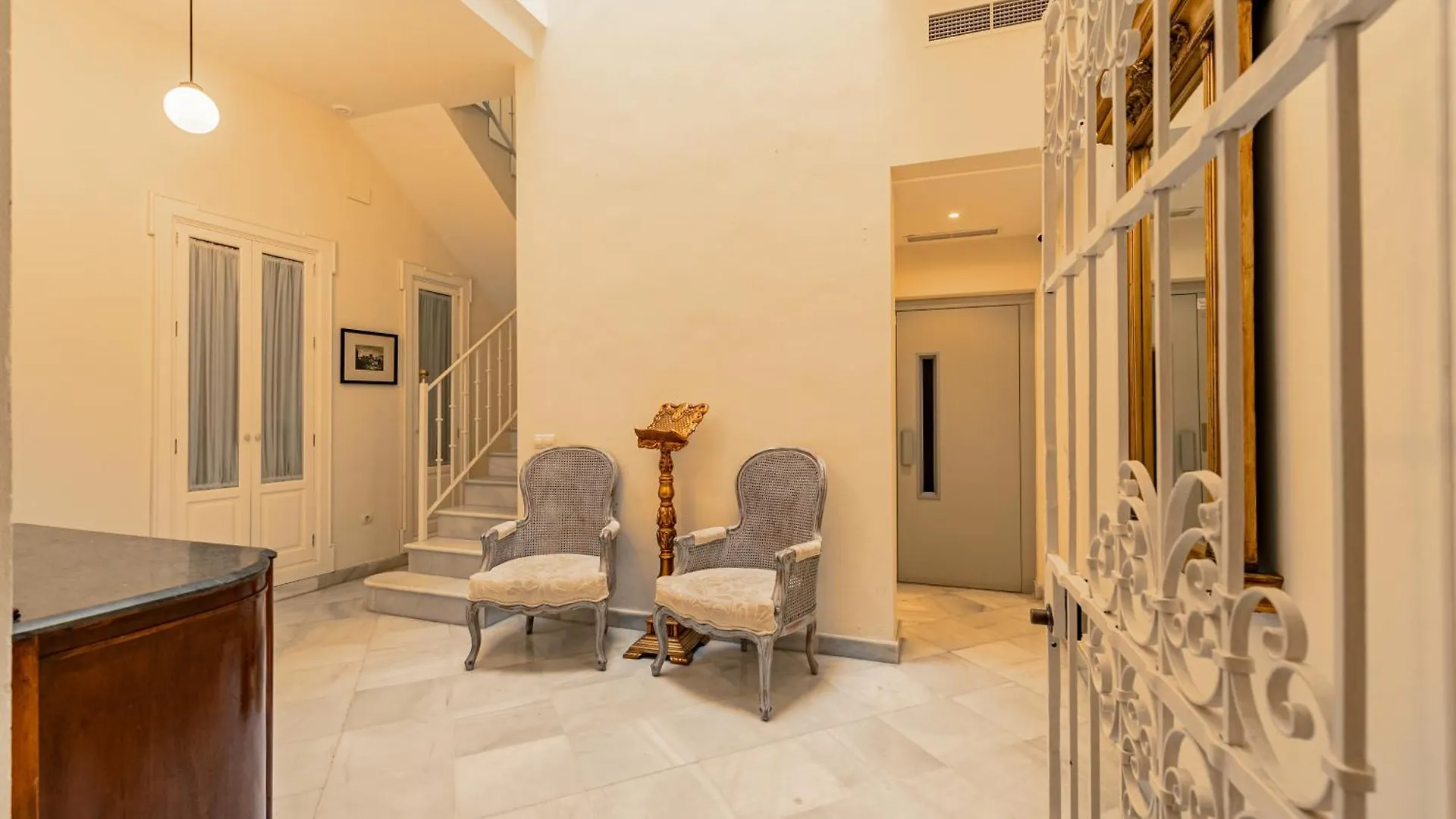 Isg Apartments Casa Levies Luxury House Downtown Sewilla