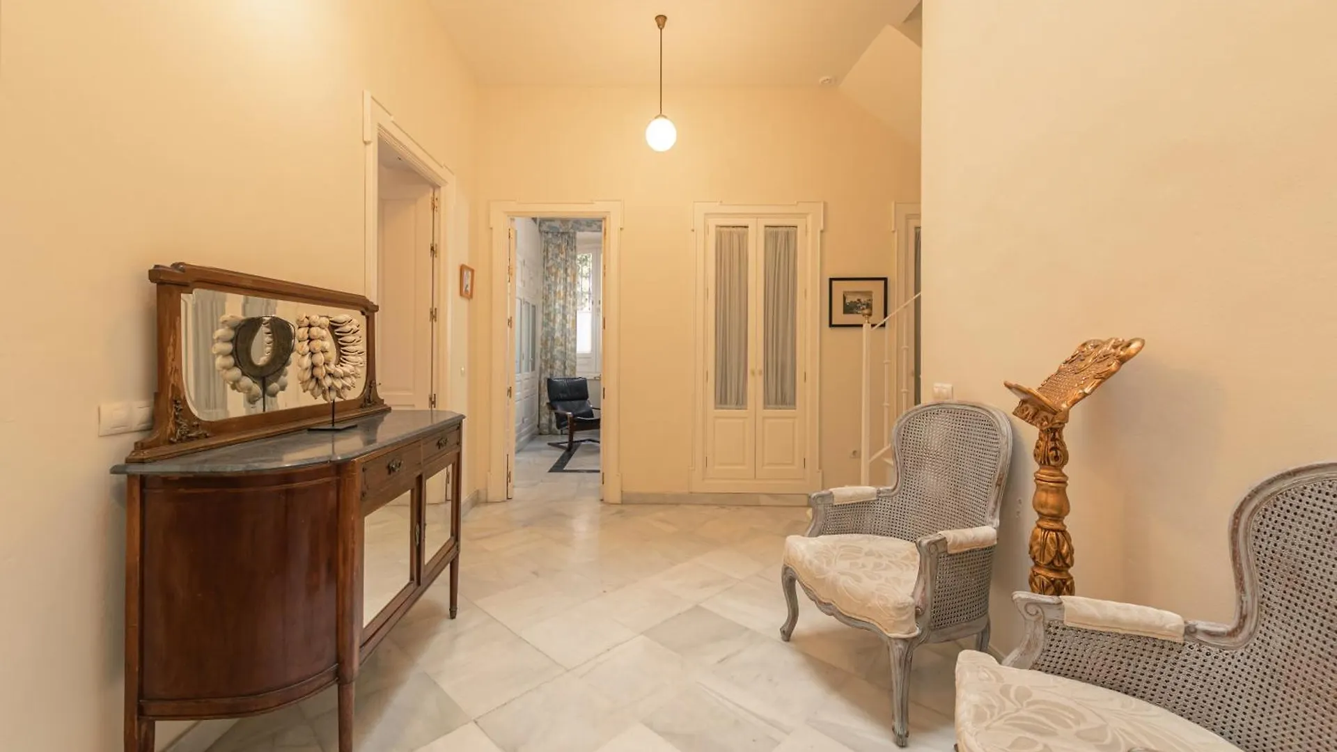 Dom wakacyjny Isg Apartments Casa Levies Luxury House Downtown Sewilla